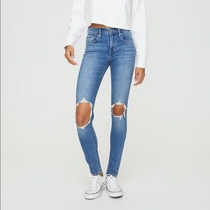 Levi’s Light Wash Mile High Super Skinny Jeans